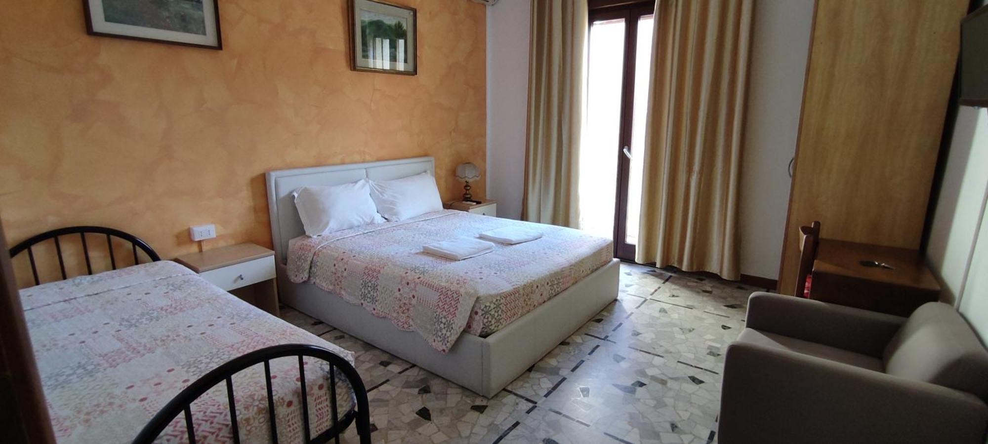 The Caponi Bros Bed & Breakfast 2*