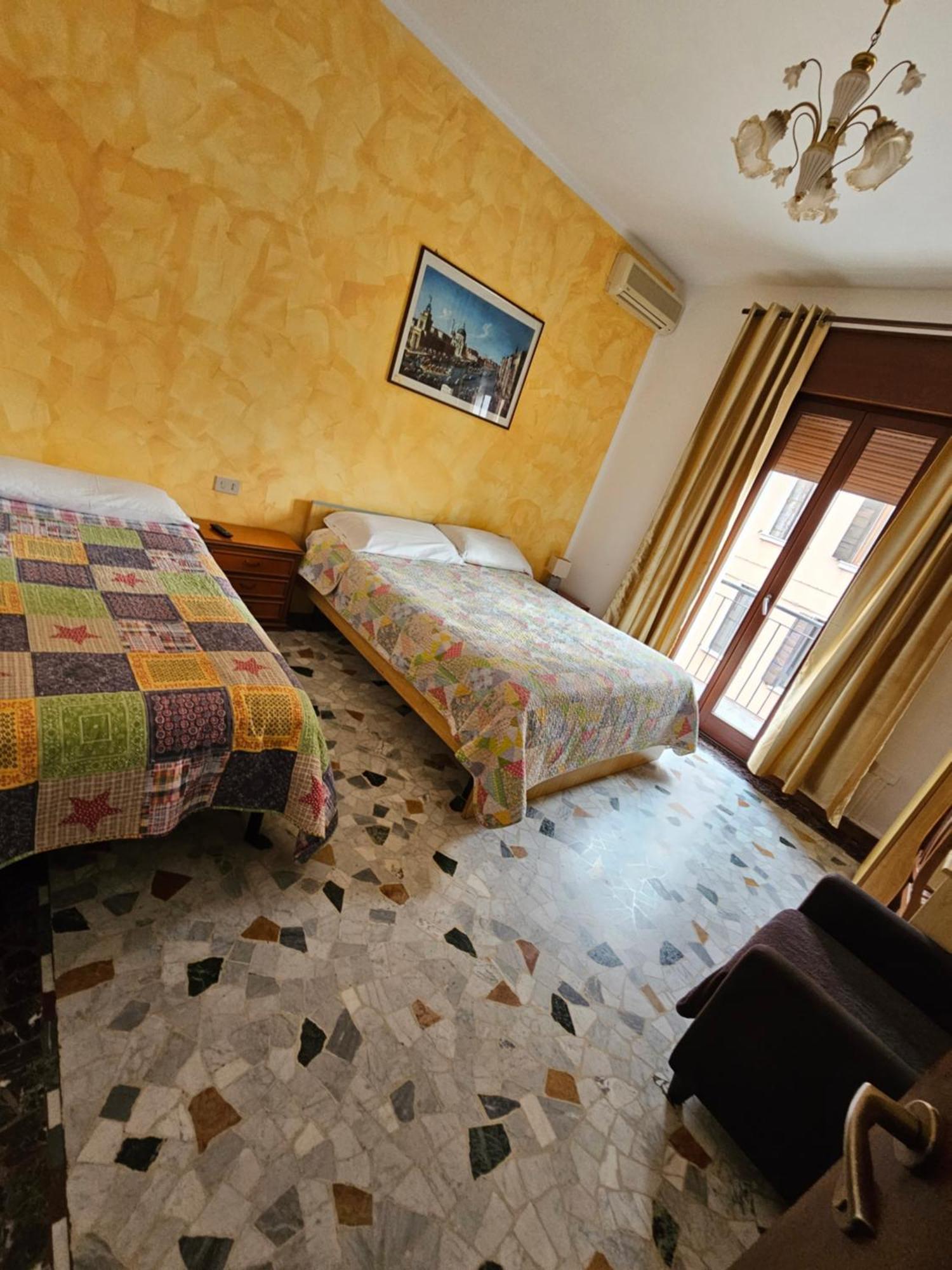 The Caponi Bros Bed & Breakfast Mestre